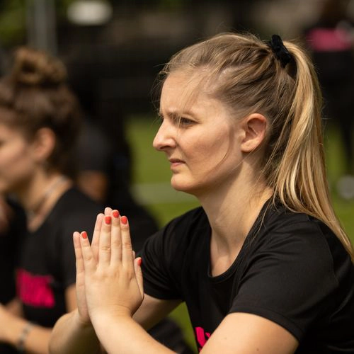 Participation à un atelier sportif en plein air dans le cadre d'un projet européen de promotion du sport féminin