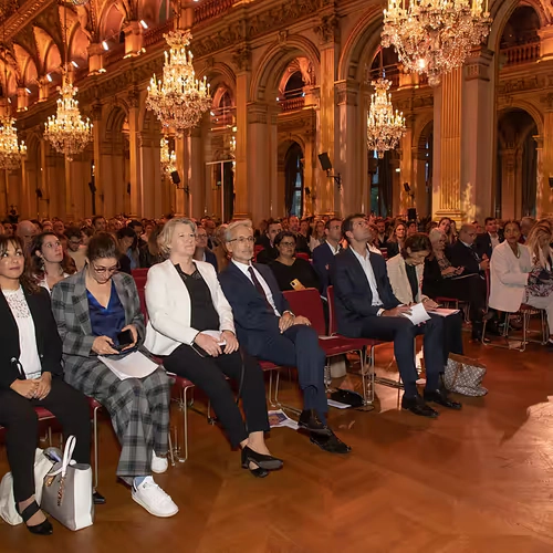 Public présent dans une salle prestigieuse lors des Trophées Alice Milliat